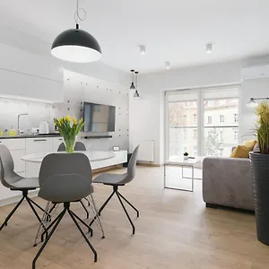 venezia-apartment.poznan-hotels.com/